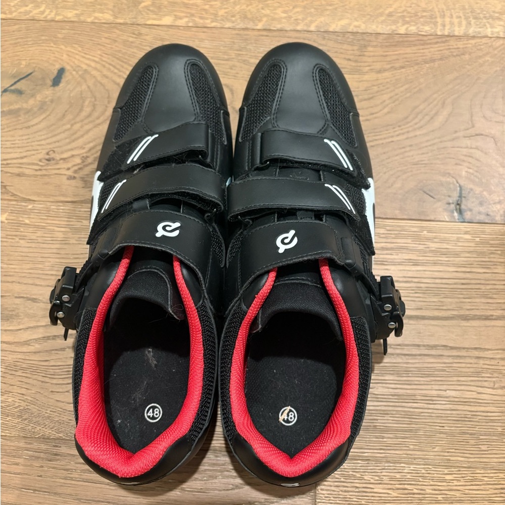 EUC Peloton Black and Red Cycling Shoes